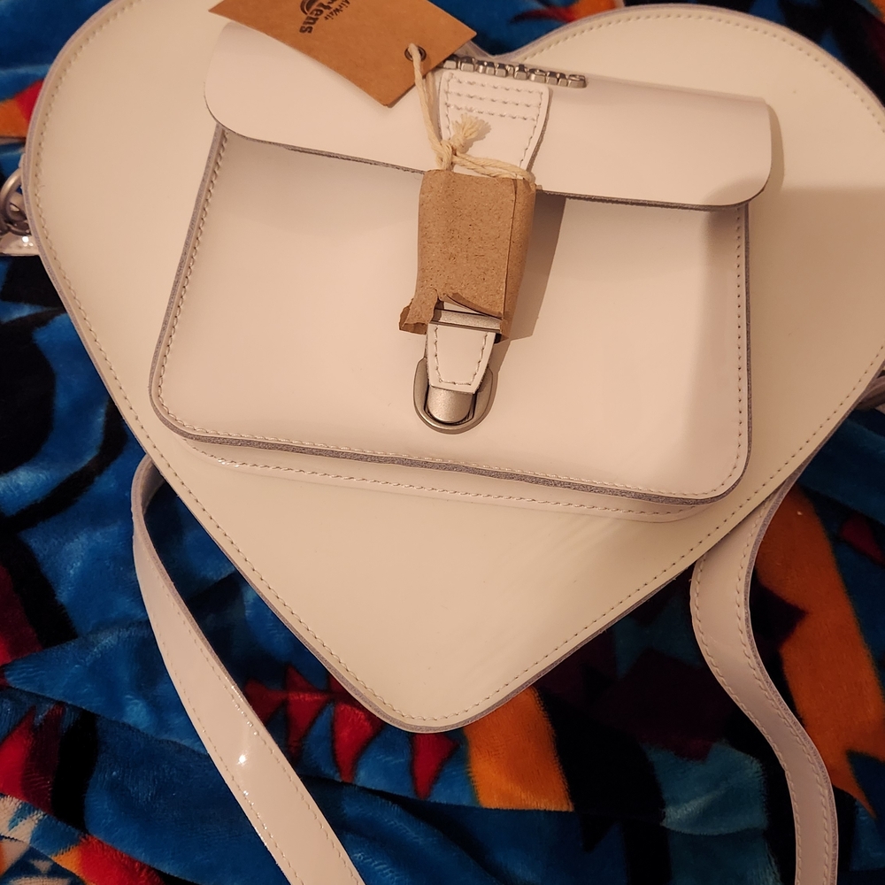 White Heart-Shaped Women's Bag